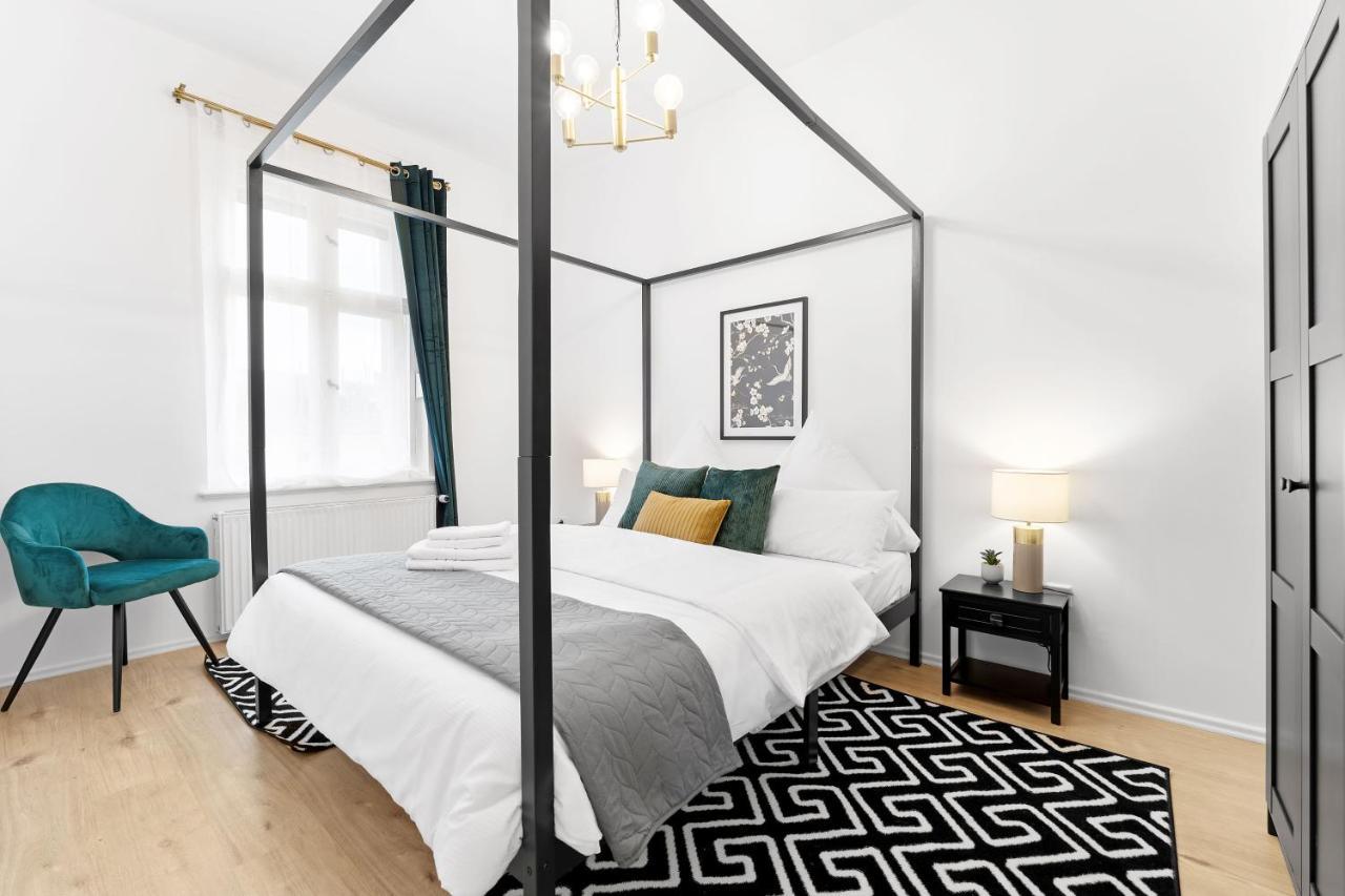 Apartments Direkt Am Staatstheater,Modern,Zentral,Ruhig,2 Zimmer,Netflix,Privatparkplatz Auf Dem Hof Cottbus Esterno foto