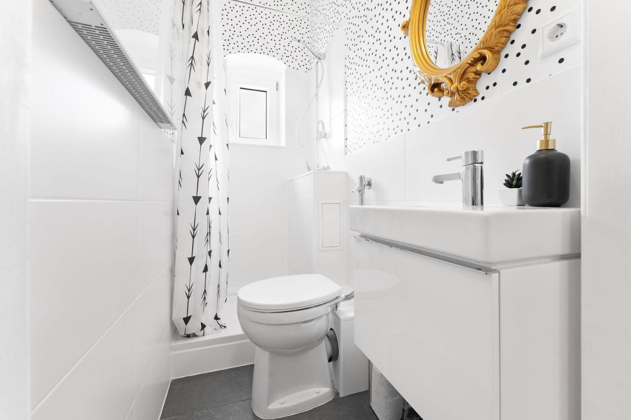Apartments Direkt Am Staatstheater,Modern,Zentral,Ruhig,2 Zimmer,Netflix,Privatparkplatz Auf Dem Hof Cottbus Esterno foto
